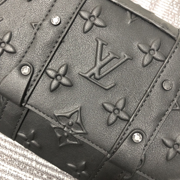 ルイヴィトンバッグ着用イメージ